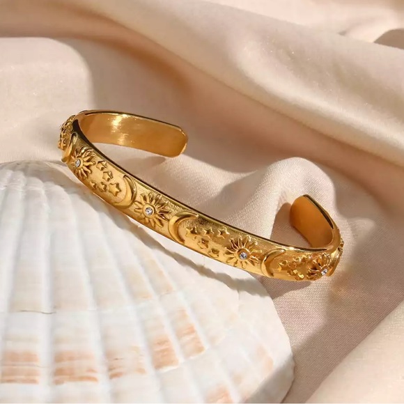 NEW 18K GOLD CUFF BANGLE BRACELET, NICE BRACELET, CUTE BRACELET - Picture 3 of 5